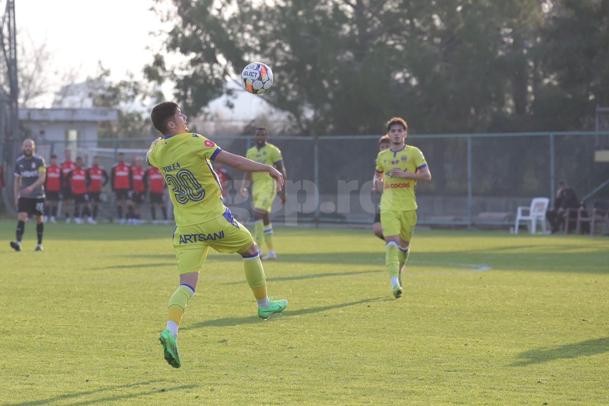 CSKA 1948 - Petrolul: 5 goluri în al doilea amical al echipei lui Mutu » Contribuție la debut pentru vârful din Turcia