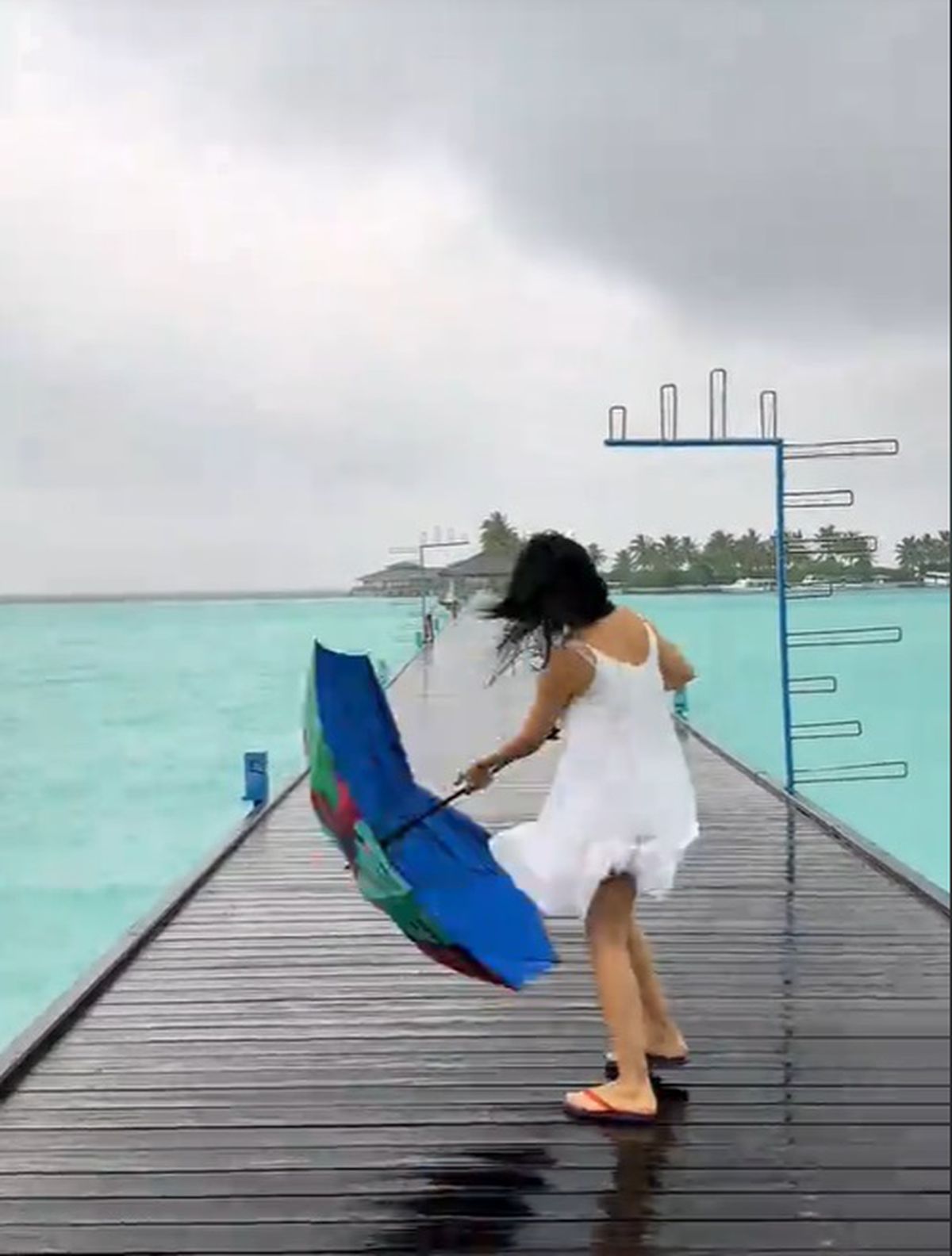 Vacanța Corinei Caragea în Maldive, ruinată » Ce a pățit prezentatoarea știrilor sportive: „E gold doar la buzunar”