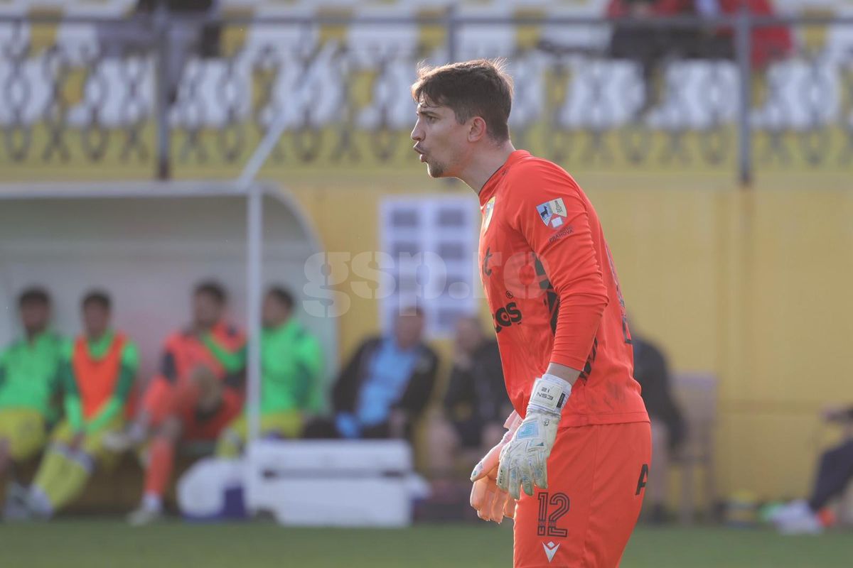 CSKA 1948 - Petrolul: 5 goluri în al doilea amical al echipei lui Mutu » Contribuție la debut pentru vârful din Turcia