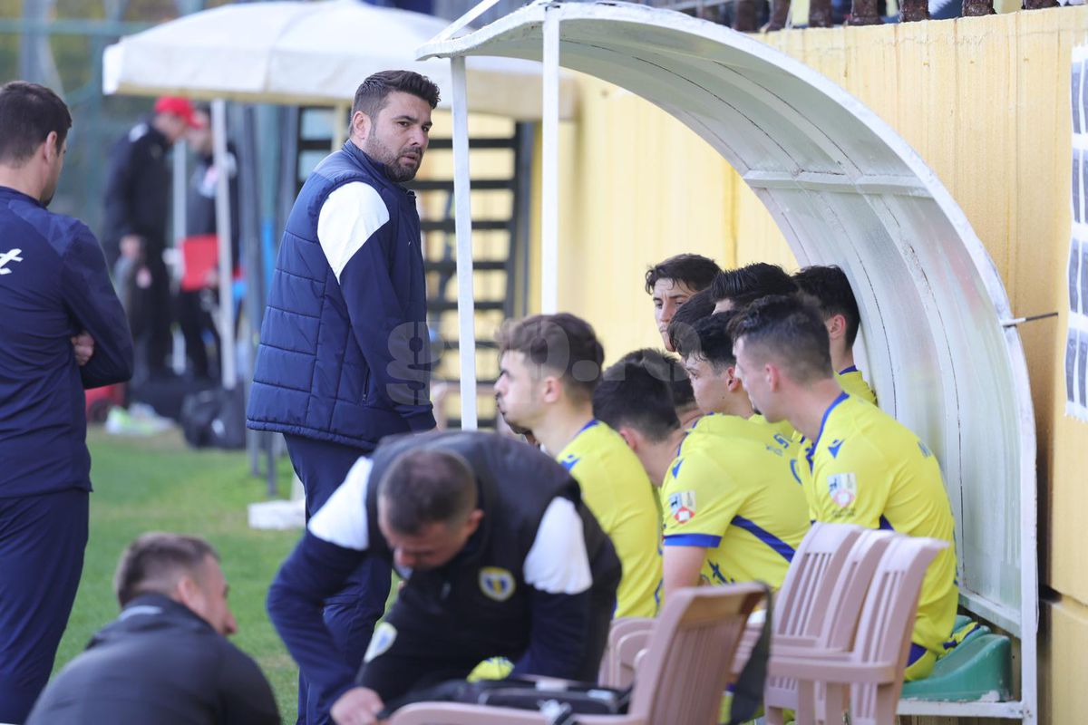 CSKA 1948 - Petrolul: 5 goluri în al doilea amical al echipei lui Mutu » Contribuție la debut pentru vârful din Turcia