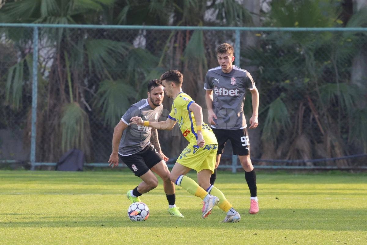 CSKA 1948 - Petrolul: 5 goluri în al doilea amical al echipei lui Mutu » Contribuție la debut pentru vârful din Turcia