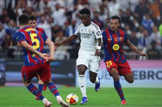 Pentru prima dată în acest secol: show-ul din finalul primei reprize din El Clasico a intrat direct în istorie