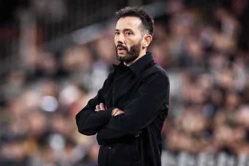 VIDEO Jucătorii Valenciei, huiduiți de fani! » Cum au plecat de la stadion