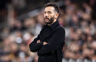 Jucătorii Valenciei, huiduiți de fani! » Cum au plecat de la stadion