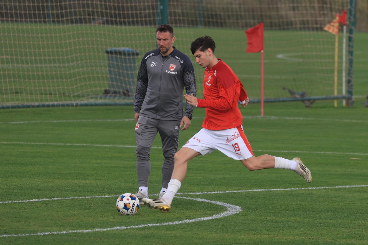 Dinamo - Gangwon, amical în Antalya