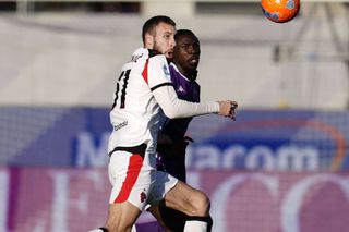 Scene terifiante în Italia » Jucătorul care l-a sabotat pe Stanciu, lovitură violentă la cap! A zăcut pe gazon cinci minute