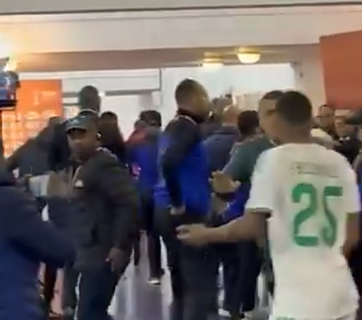 Fiul lui Zinedine Zidane, implicat într-o bătaie » Algeria acuză arbitrajul de la Cupa Africii