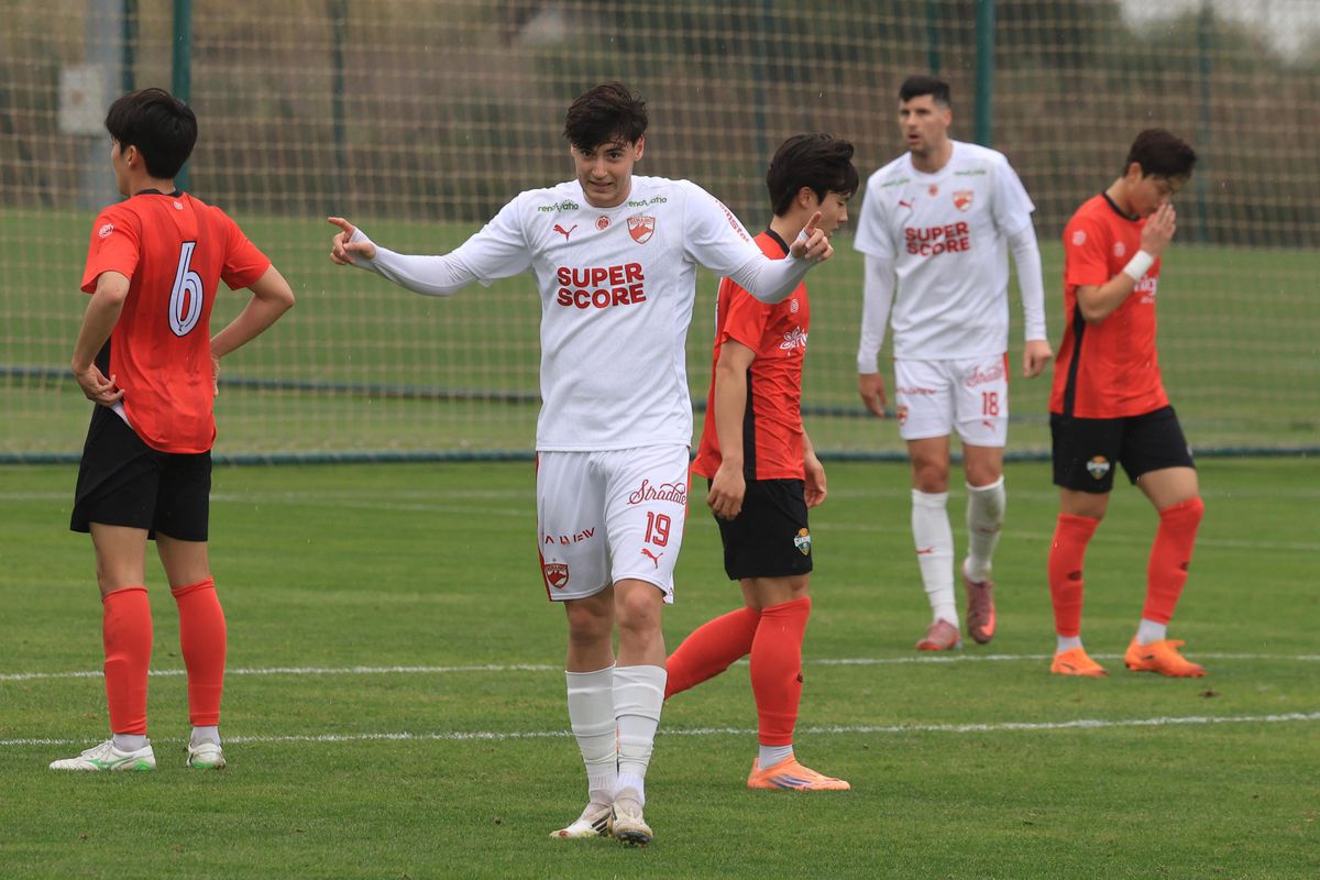 Dinamo - Gangwon, amical în Antalya