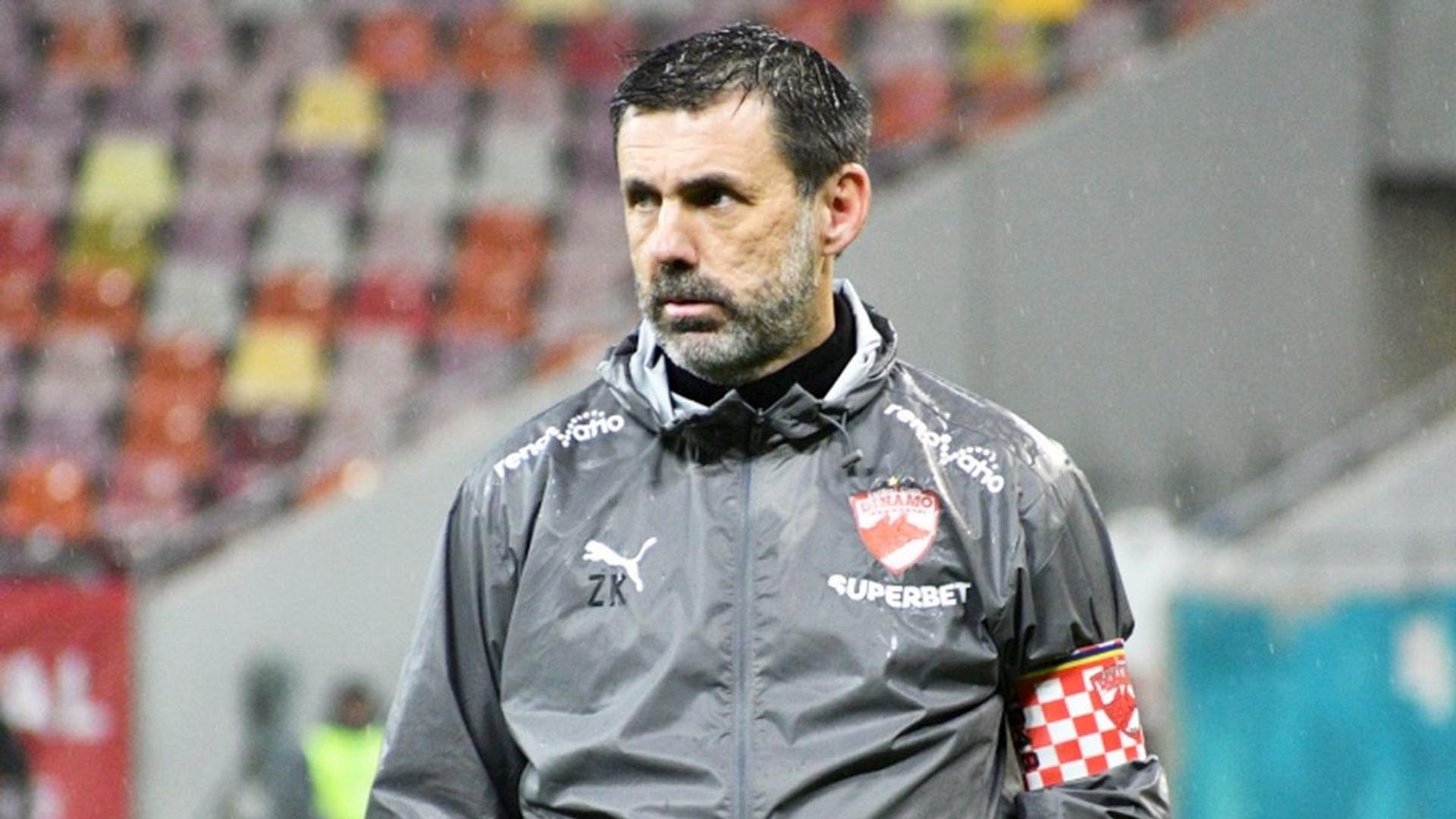 Patru jucători tineri Dinamo discută cu antrenorul, pregătind plecări Dinamo și opțiuni de împrumut fotbaliști pentru mai mult timp de joc. | sursa foto: Gazeta Sporturilor
