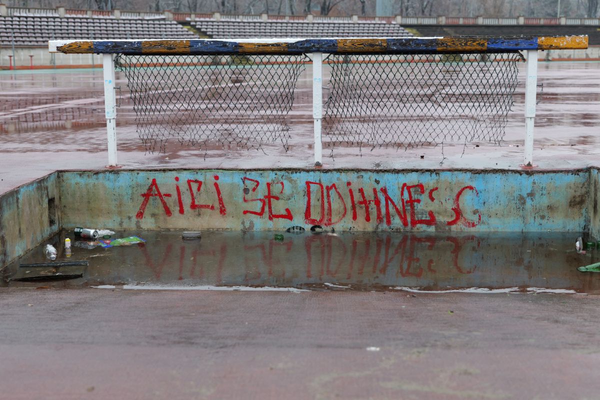 Stadionul Dinamo fierbe pe dinăuntru » Ce au găsit reporterii GSP, la ultima tură înainte de demolare. „A fost izvor de sănătate”, acum ascunde detalii șocante