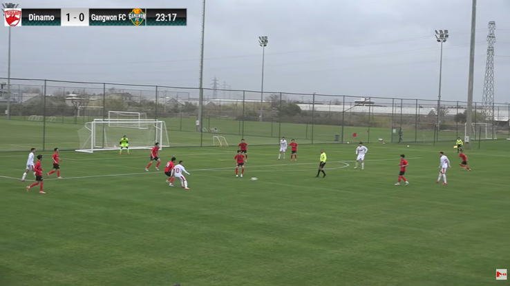 Adrian Mazilu, gol superb în Dinamo - Gangwon // FOTO: captură YouTube @48 TV