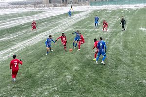 Farul - FC Botoșani, amical în zăpadă la Mogoșoaia