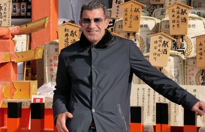 Luis Figo, ca Ianis Hagi! » Cât costă ochelarii fostului internațional portughez