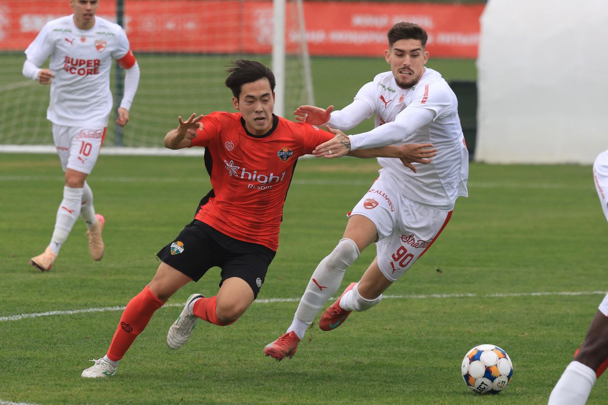 Dinamo - Gangwon, amical în Antalya