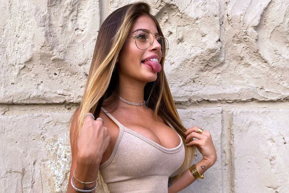 FOTO Ea este noua feblețe a lui Neymar » Fotbalistul e în pressing pe tot terenul: „El încearcă, ea nu cedează”