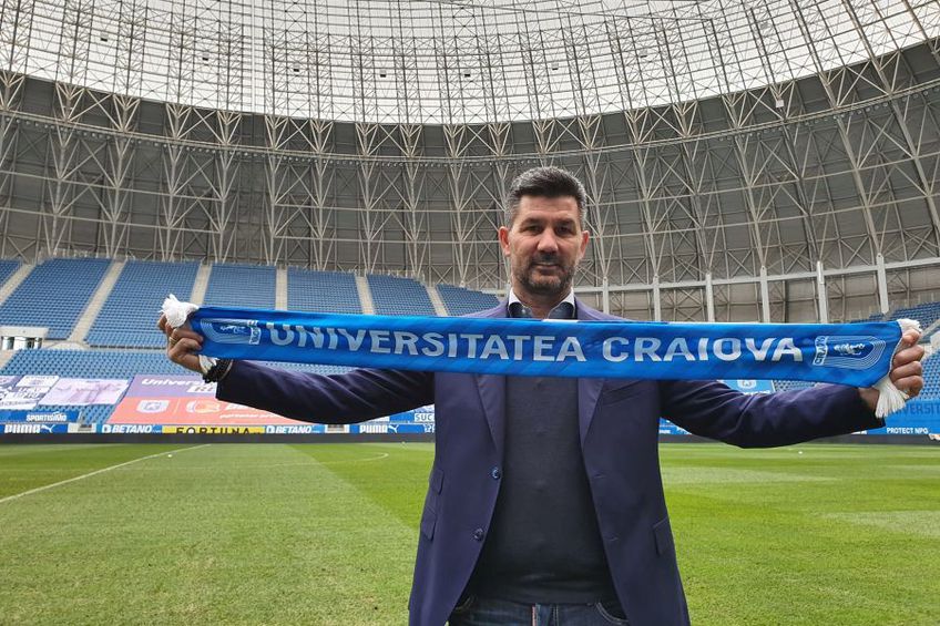 Marinos Ouzounidis, antrenor Craiova // foto: Facebook @ Universitatea Craiova