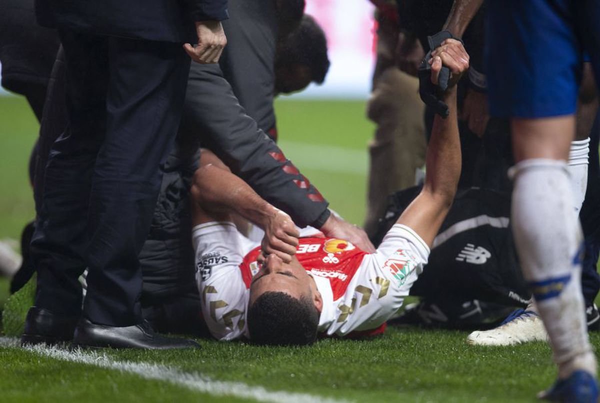 VIDEO+FOTO Scene incredibile pe teren la meciul lui FC Porto, după o accidentare gravă!