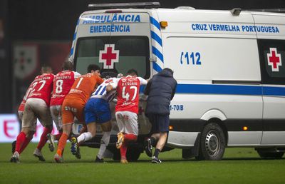 VIDEO+FOTO Scene incredibile pe teren la meciul lui FC Porto, după o accidentare gravă!