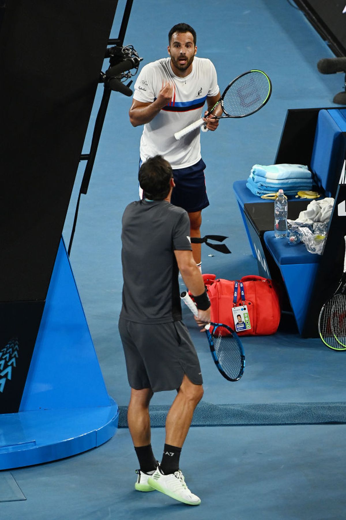 FOTO Aproape să se încaiere pe teren, după cel mai dramatic meci de la Australian Open: „De ce mă calci pe nervi?!”
