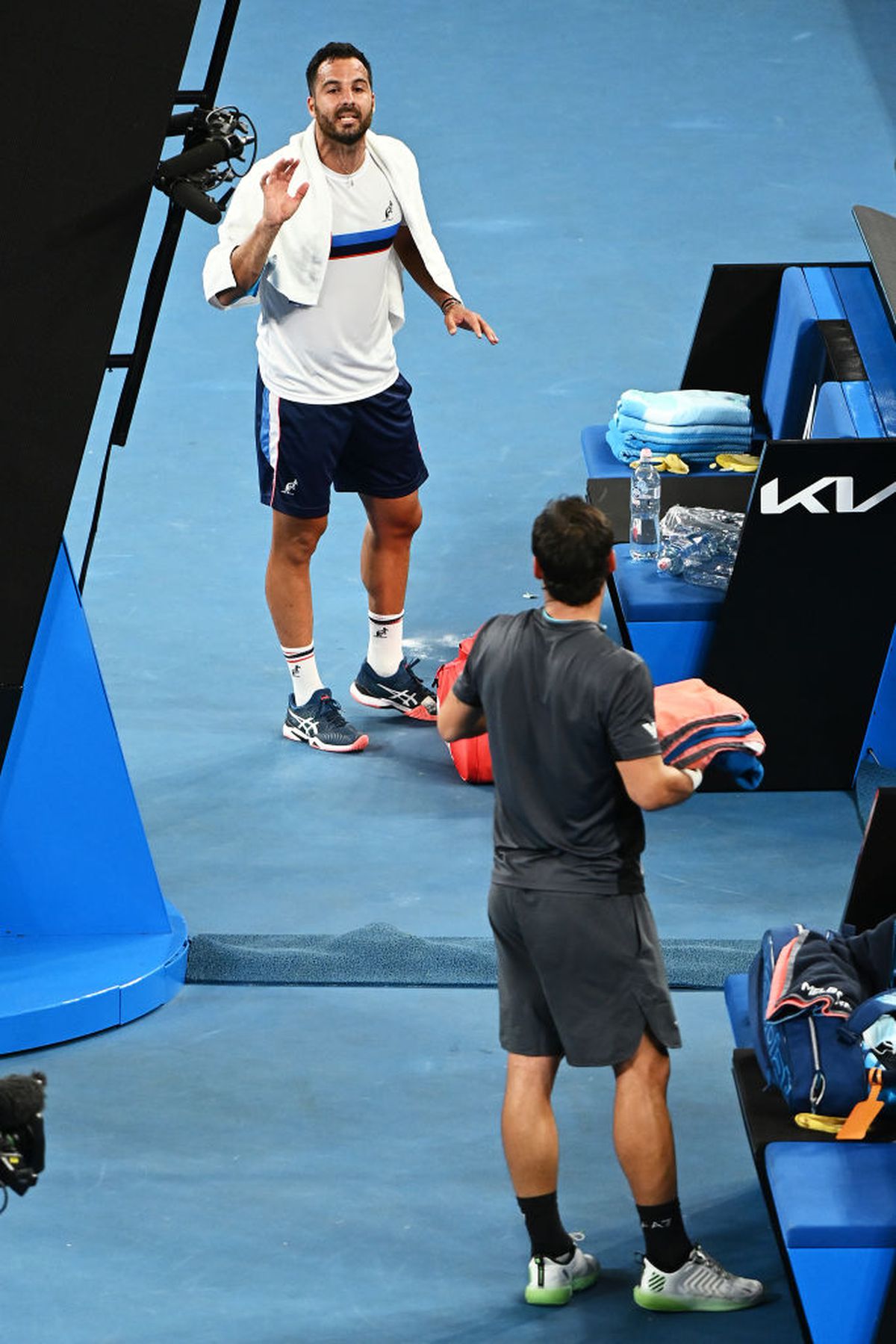 FOTO Aproape să se încaiere pe teren, după cel mai dramatic meci de la Australian Open: „De ce mă calci pe nervi?!”