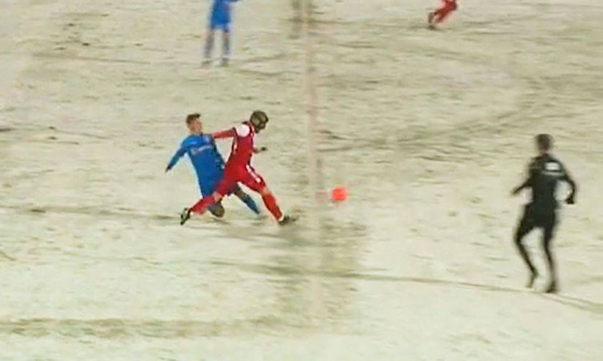 Penalty după câteva secunde în Botoșani - Craiova! Bîrsan le-a refuzat eronat o lovitură de pedeapsă gazdelor