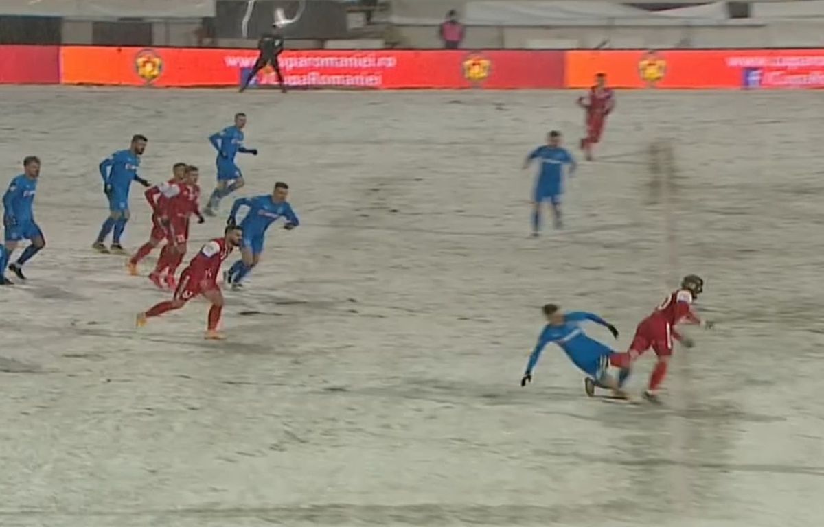 Penalty după câteva secunde în Botoșani - Craiova! Bîrsan le-a refuzat eronat o lovitură de pedeapsă gazdelor