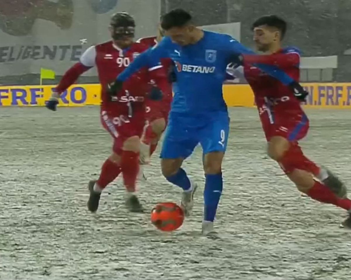Penalty după câteva secunde în Botoșani - Craiova! Bîrsan le-a refuzat eronat o lovitură de pedeapsă gazdelor