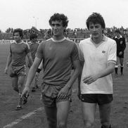 Cămataru alături de Iorgulescu, după un meci între Craiova și Sportul Studențesc din 1983 (foto: arhiva GSP)