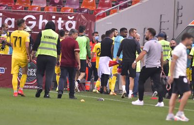 Antrenorul face un pas în spate, din cauza situației fără ieșire: „I-am anunțat. În condițiile astea o să renunț! Mă retrag!”