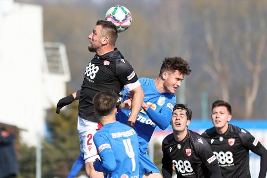Dinamo - Farul Constanța II, amical la Buftea / Sursă foto: farulconstanta.com