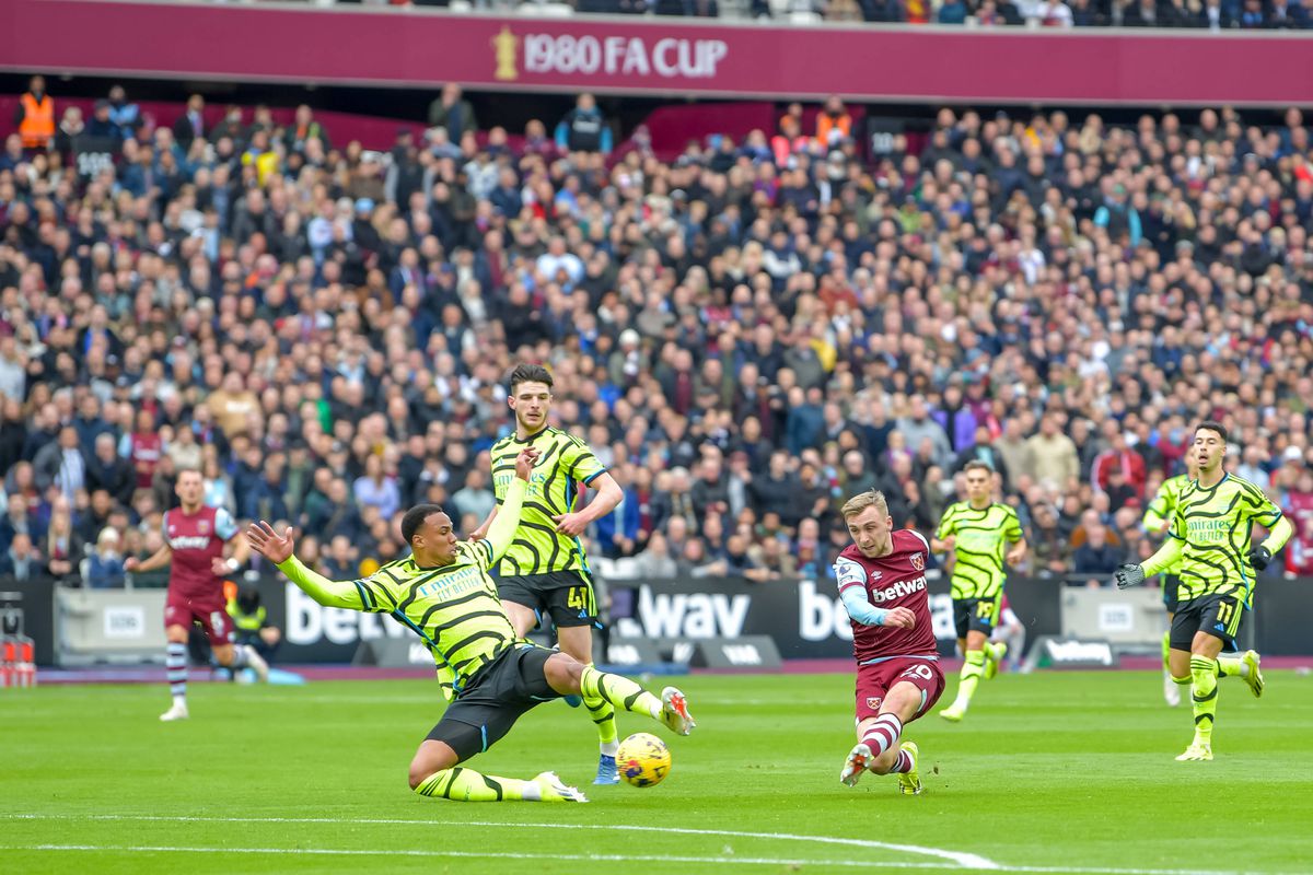 Imagini inedite de la West Ham - Arsenal: suporterii gazdelor au plecat de la stadion înaintea pauzei