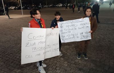 Copiii scriu lucruri trăsnite » Mesaje ușor agresive prin care au încercat să obțină tricoul lui Florinel Coman