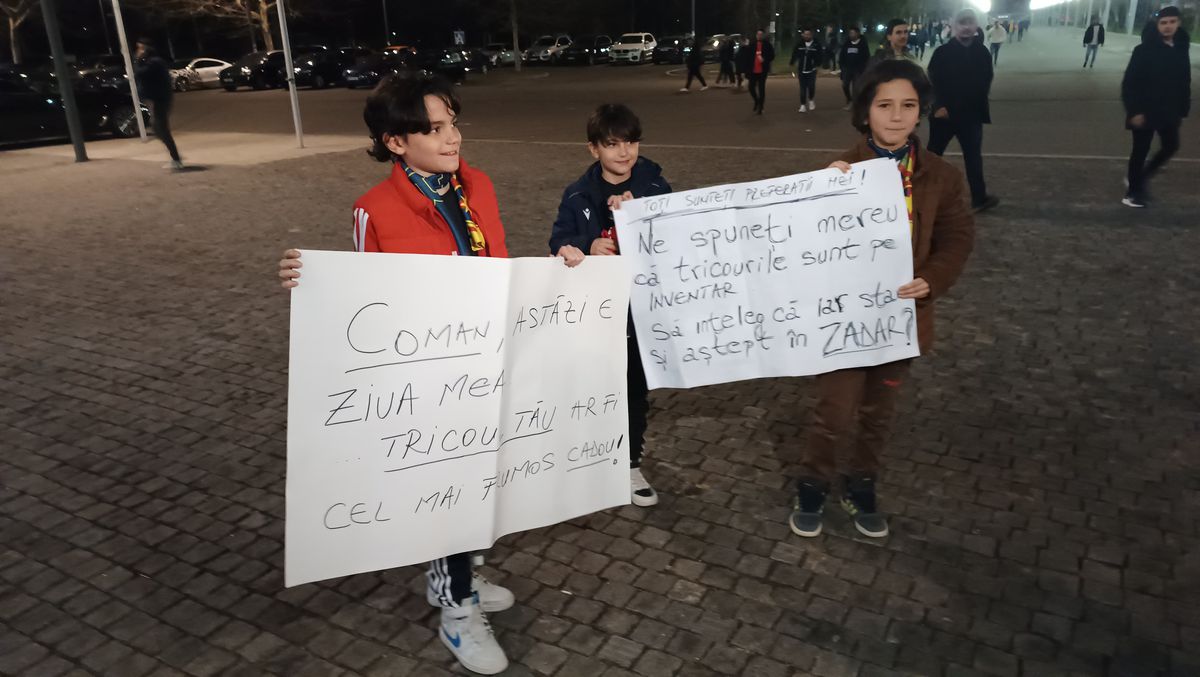 Mesaje inedite aduse de fanii liderului FCSB la meciul cu Sepsi