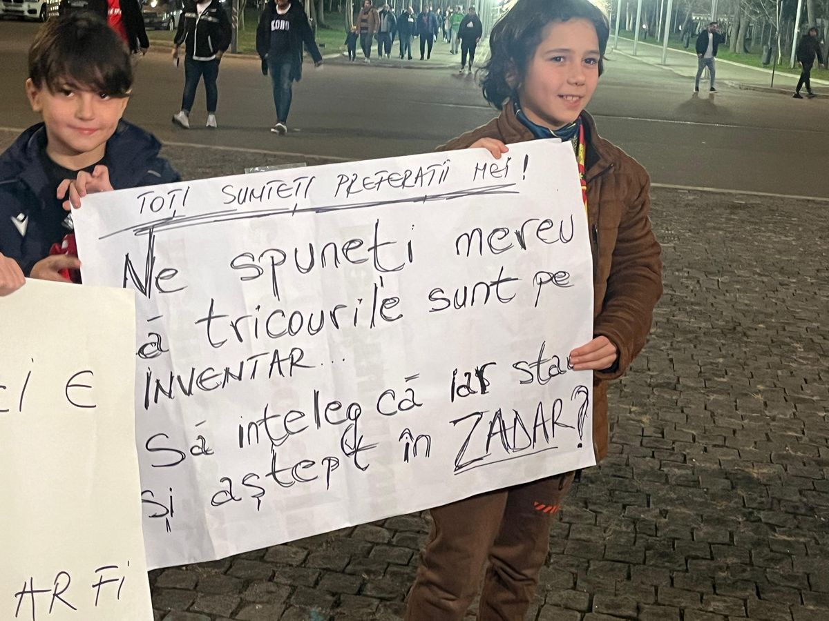 Copiii scriu lucruri trăsnite » Mesaje ușor agresive prin care au încercat să obțină tricoul lui Florinel Coman