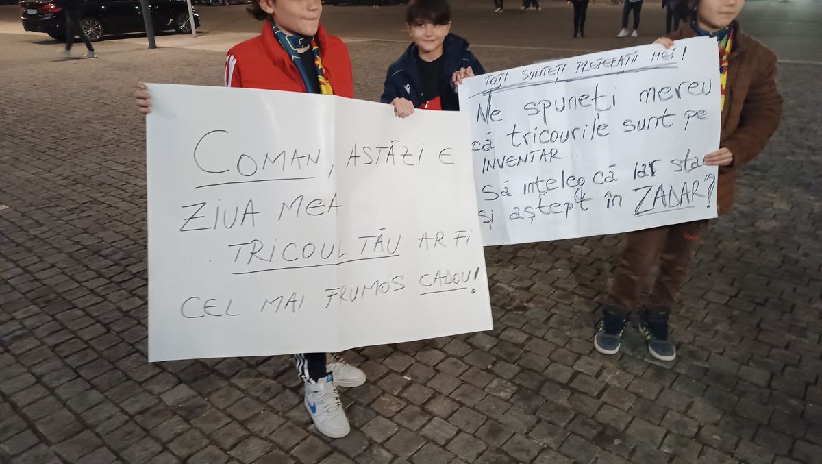 Mesaje inedite aduse de fanii liderului FCSB la meciul cu Sepsi