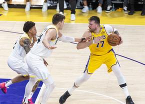 Luka Doncic a debutat fantastic la Los Angeles Lakers și l-a obligat pe LeBron să asculte hitul momentului în Serbia: „Am o singură viață”