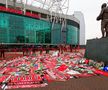 Mii de suporteri ai lui Manchester United s-au adunat pe „Old Trafford” pentru a-i aduce un omagiu lui Denis Law
