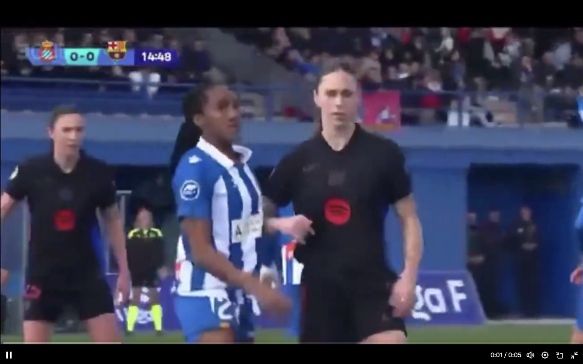 Scandalos! Fotbalista Barcelonei a atins adversara cu mâna între picioare, apoi i-a pus o întrebare șocantă!