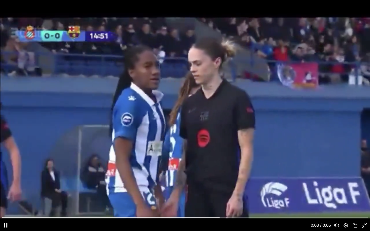 Scandalos! Fotbalista Barcelonei a atins adversara cu mâna între picioare, apoi i-a pus o întrebare șocantă!