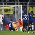 Henrikh Mkhitaryan, Francesco Acerbi și Yann Sommer, trei dintre „veteranii” lui Inter, în returul cu Bayern din „sferturile” Ligii Campionilor de la Milano / Foto: Imago