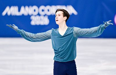 Emoție pe gheață: patinatorul ucrainean a evoluat la Jocurile Olimpice sub ochii mamei și cu gândul la tatăl aflat pe front