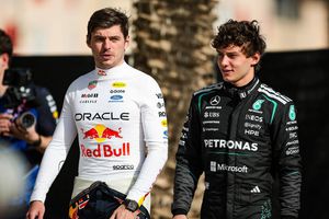 Adus ca înlocuitor al lui Lewis Hamilton, marea speranță a lui Mercedes mărturisește: „Știu ce să fac în afara pistei”