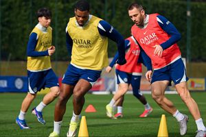 Apariție neașteptată la antrenamentul lui Chivu! » „Poate reveni imediat pe teren după returul din play-off-ul Ligii”