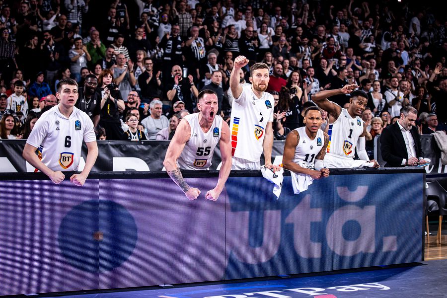 Într-o atmosferă demnă de marile arene, U-BT Cluj-Napoca și-a asigurat prezența în „optimile” EuroCup! Prestație grozavă pentru campioana României
