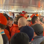 Echipa națională a Canadei se deplasează cu metroul // Captură foto: @gazzetta.it