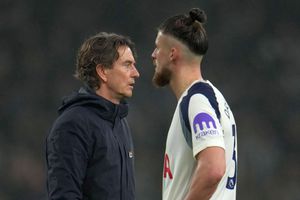 Radu Drăgușin a rămas fără antrenor! Tottenham l-a demis pe Thomas Frank