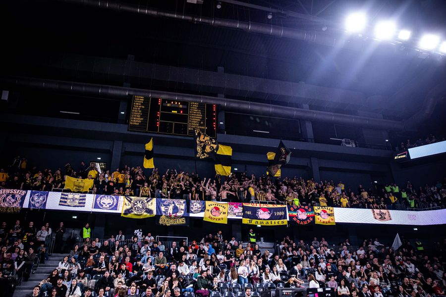 Într-o atmosferă demnă de marile arene, U-BT Cluj-Napoca și-a asigurat prezența în „optimile” EuroCup! Prestație grozavă pentru campioana României