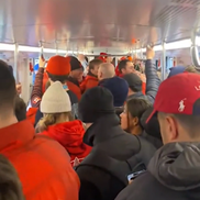 Echipa națională a Canadei se deplasează cu metroul // Captură foto: @gazzetta.it