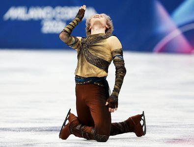 „Stingeți becul, să nu mă vadă copiii cu creierul împrăștiat pe gheață!” » Saltul mortal al lui Ilia Malinin, nemaivăzut de decenii, împarte lumea patinajului: „Nu e element, e circ pe gheață”