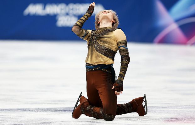 „Stingeți becul, să nu mă vadă copiii cu creierul împrăștiat pe gheață!” » Saltul mortal al lui Ilia Malinin, nemaivăzut de decenii, împarte lumea patinajului: „Nu e element, e circ pe gheață”